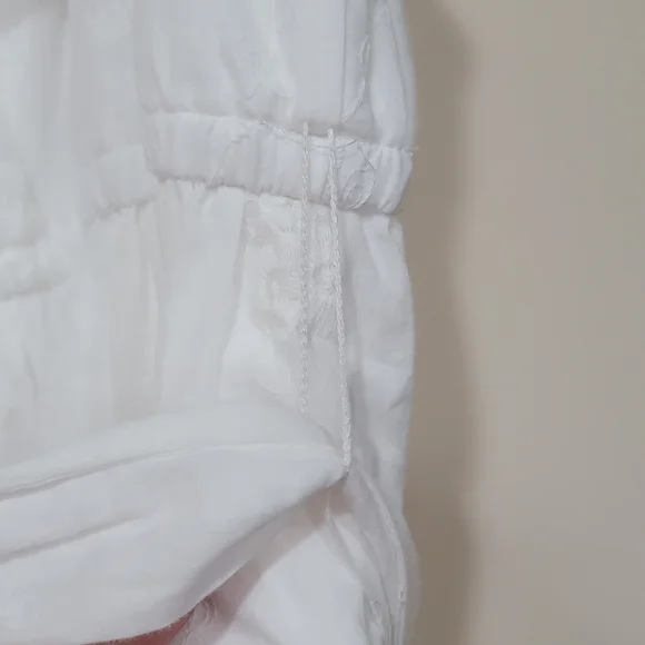 Off the shoulder white embroidered dress - Picture 4 of 7